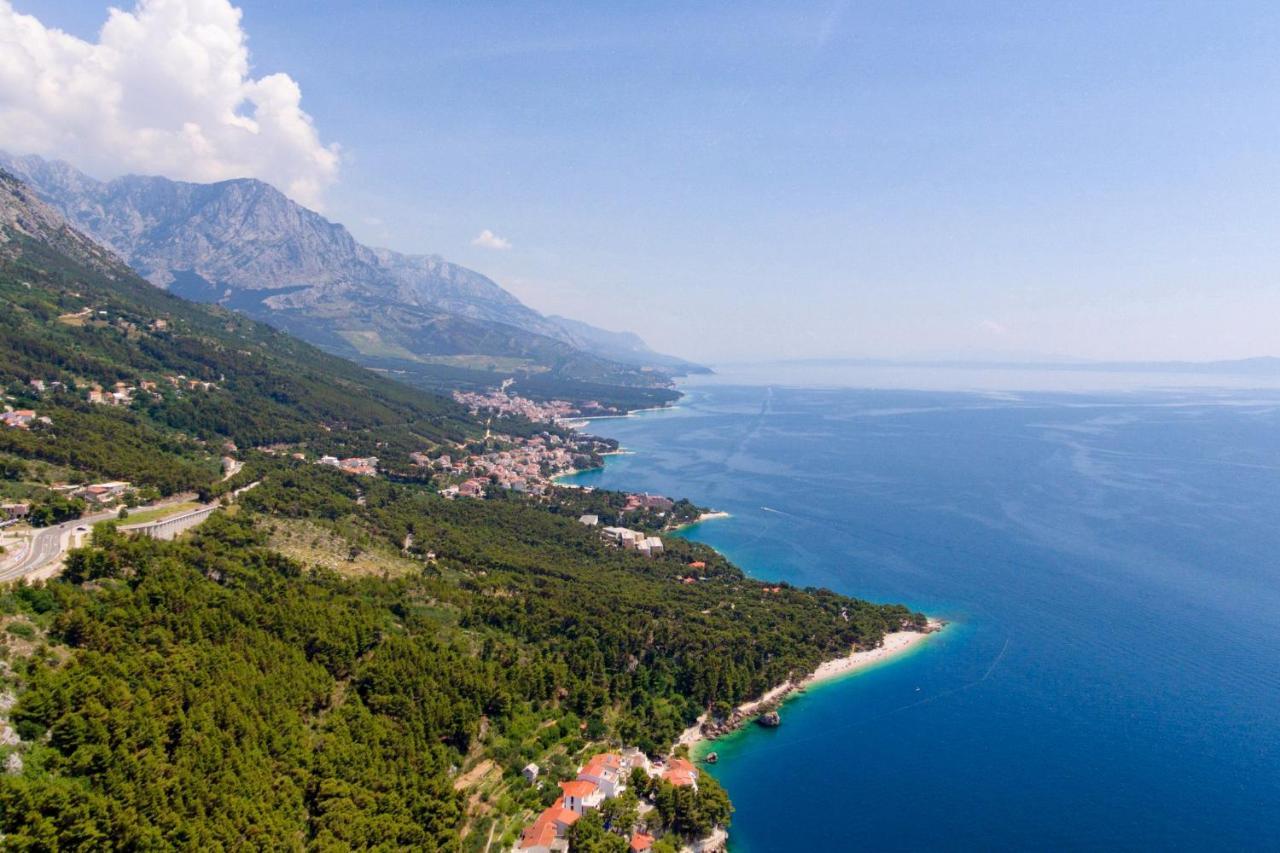 Apartments By The Sea Brela, Makarska - 6688 Eksteriør bilde