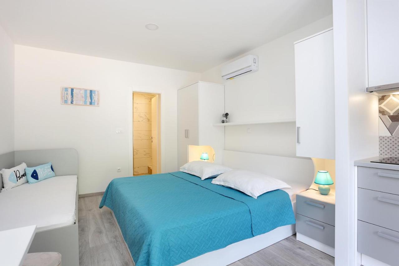 Apartments By The Sea Brela, Makarska - 6688 Eksteriør bilde
